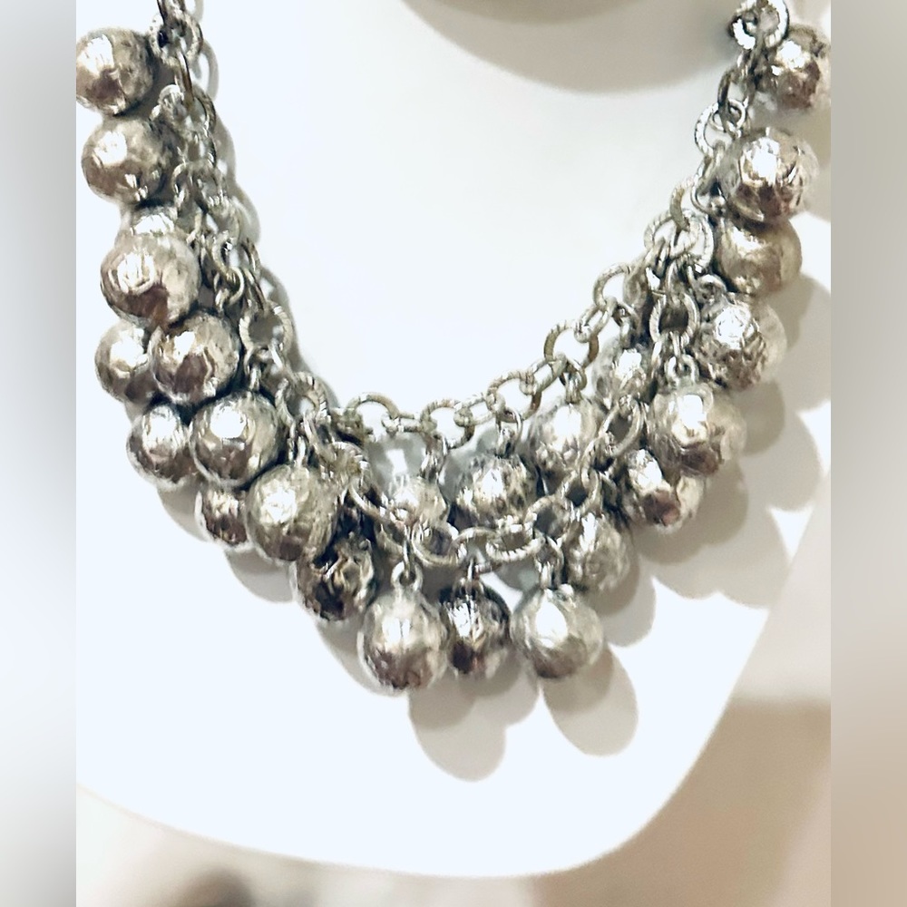 Holiday Hammered Silvertone ⬇️💲💙Sparkly, Chunky, Necklace Chain 14-19"